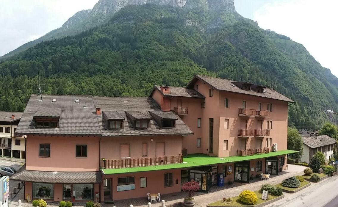 Hotel Ristorante Gromo Exteriér fotografie